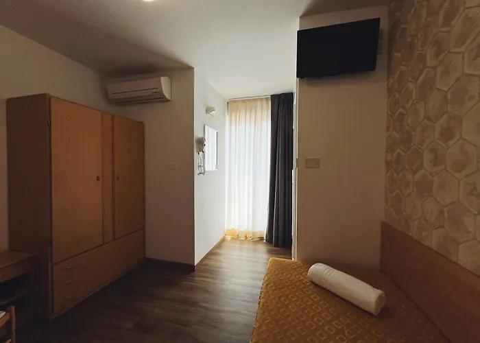 Ramona Hotel
