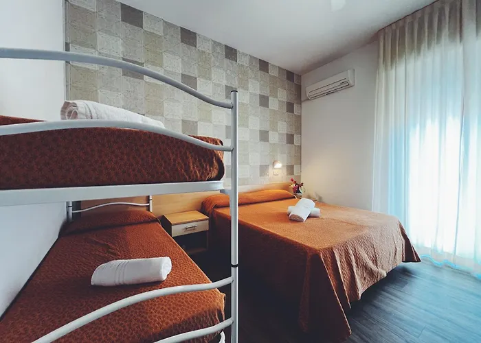 Ramona Hotel 2*