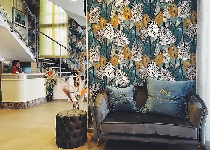 Ramona Hotel 2*